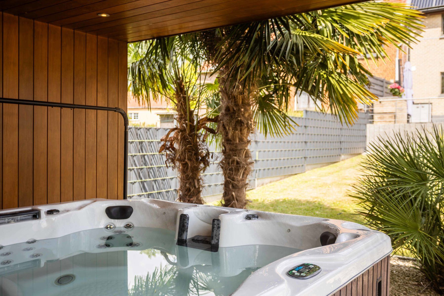 Instapklare woning 4 slpks met zwembad en poolhouse foto 28