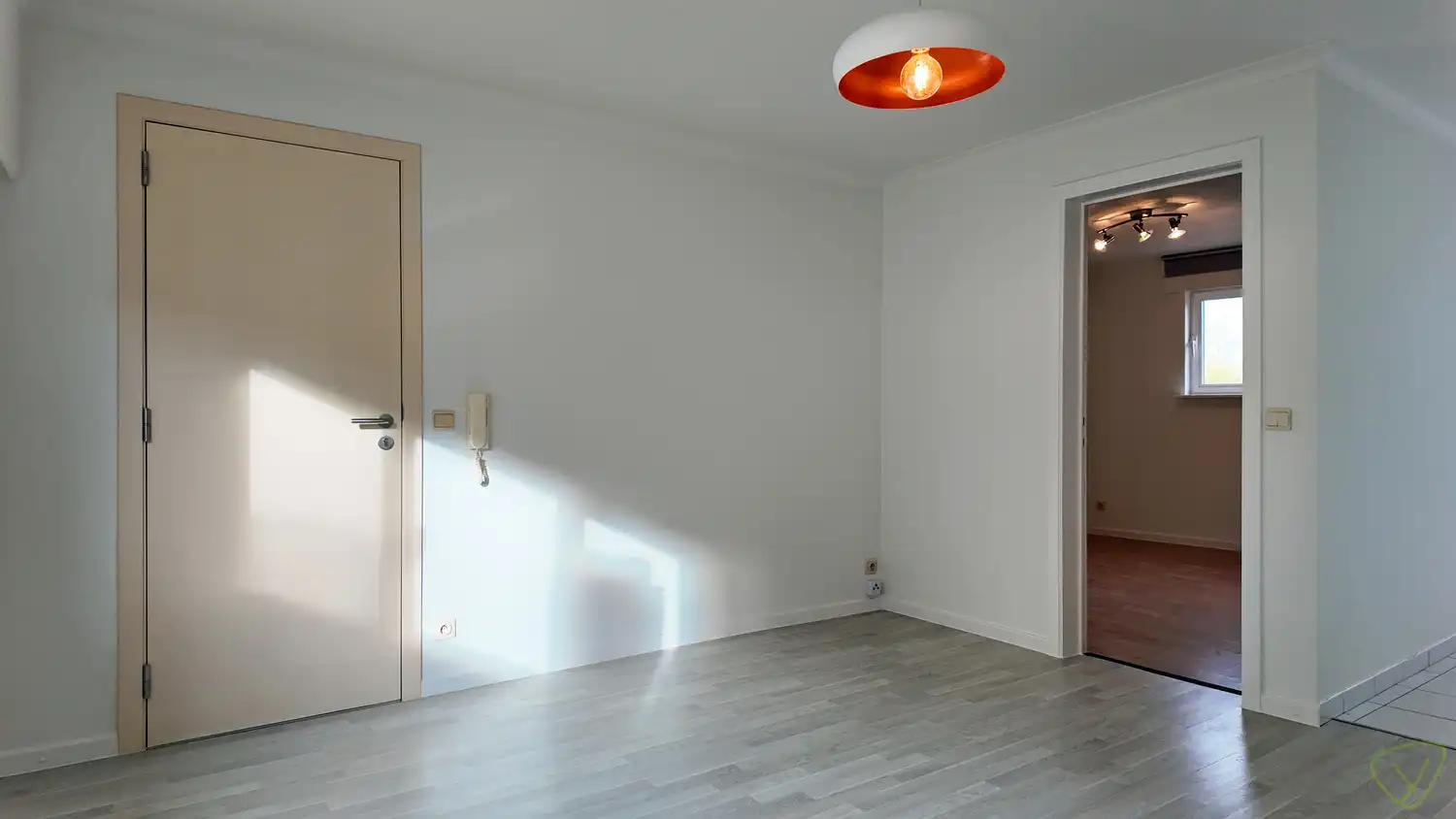 Gezellig en energiezuinig appartement met terras in centrum Eeklo! foto 2