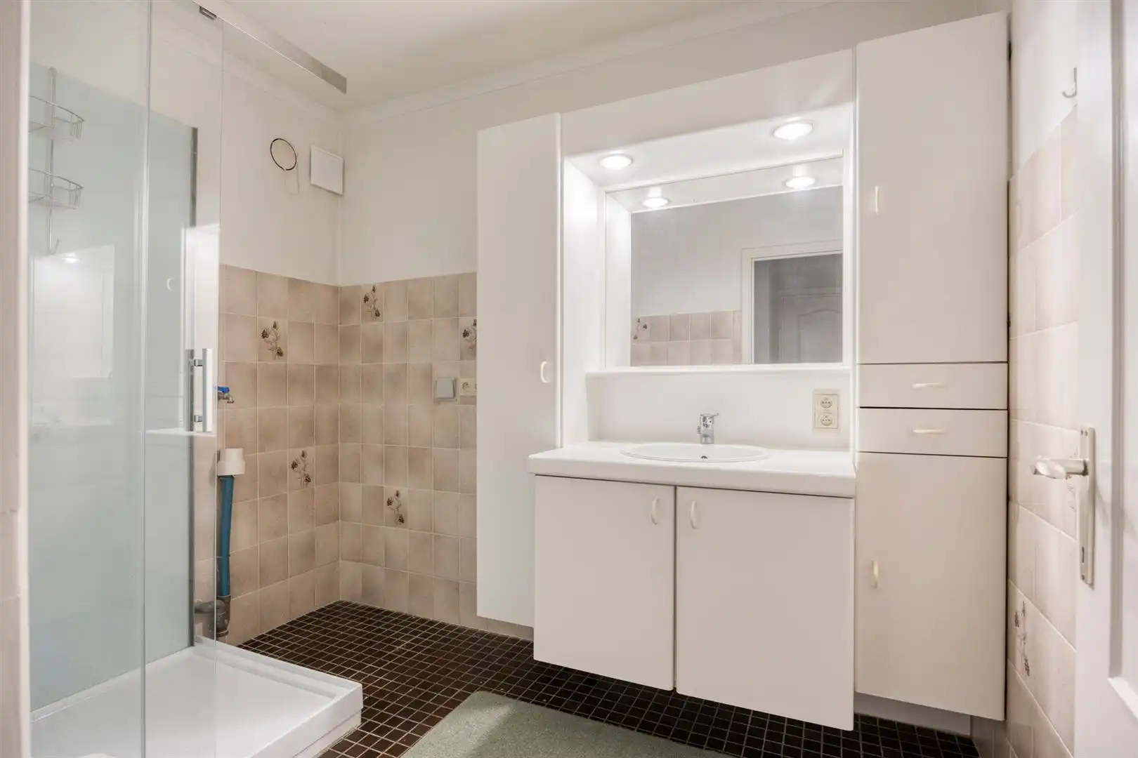 TE KOOP: Verzorgd appartement met 2 slaapkamers en ondergrondse staanplaats in hartje Heusden! foto 13