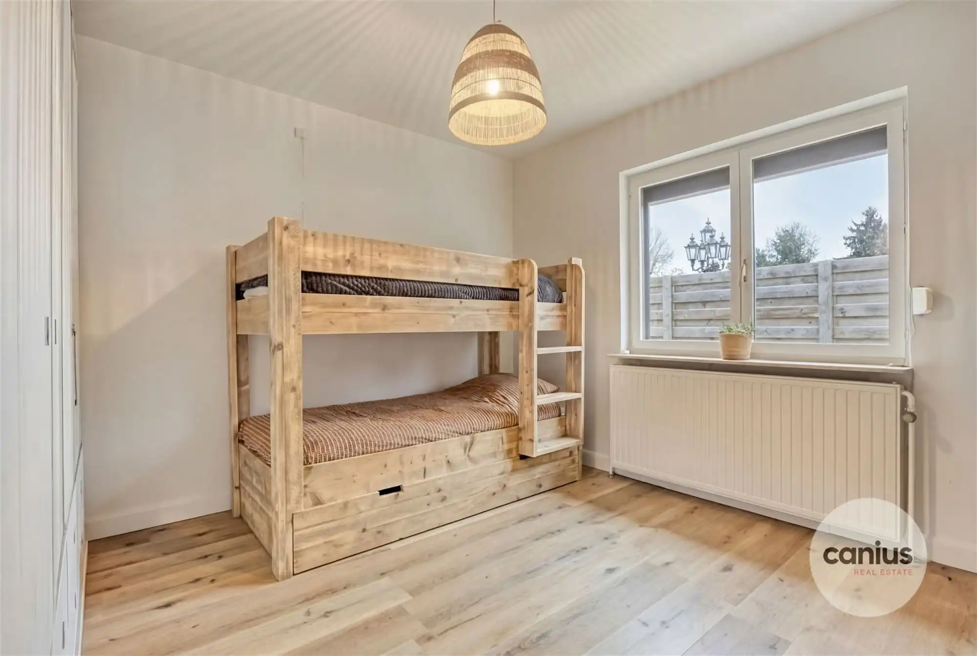 KNAPPE GELIJKVLOERSE WONING MET 4 SLAAPKAMERS foto 20