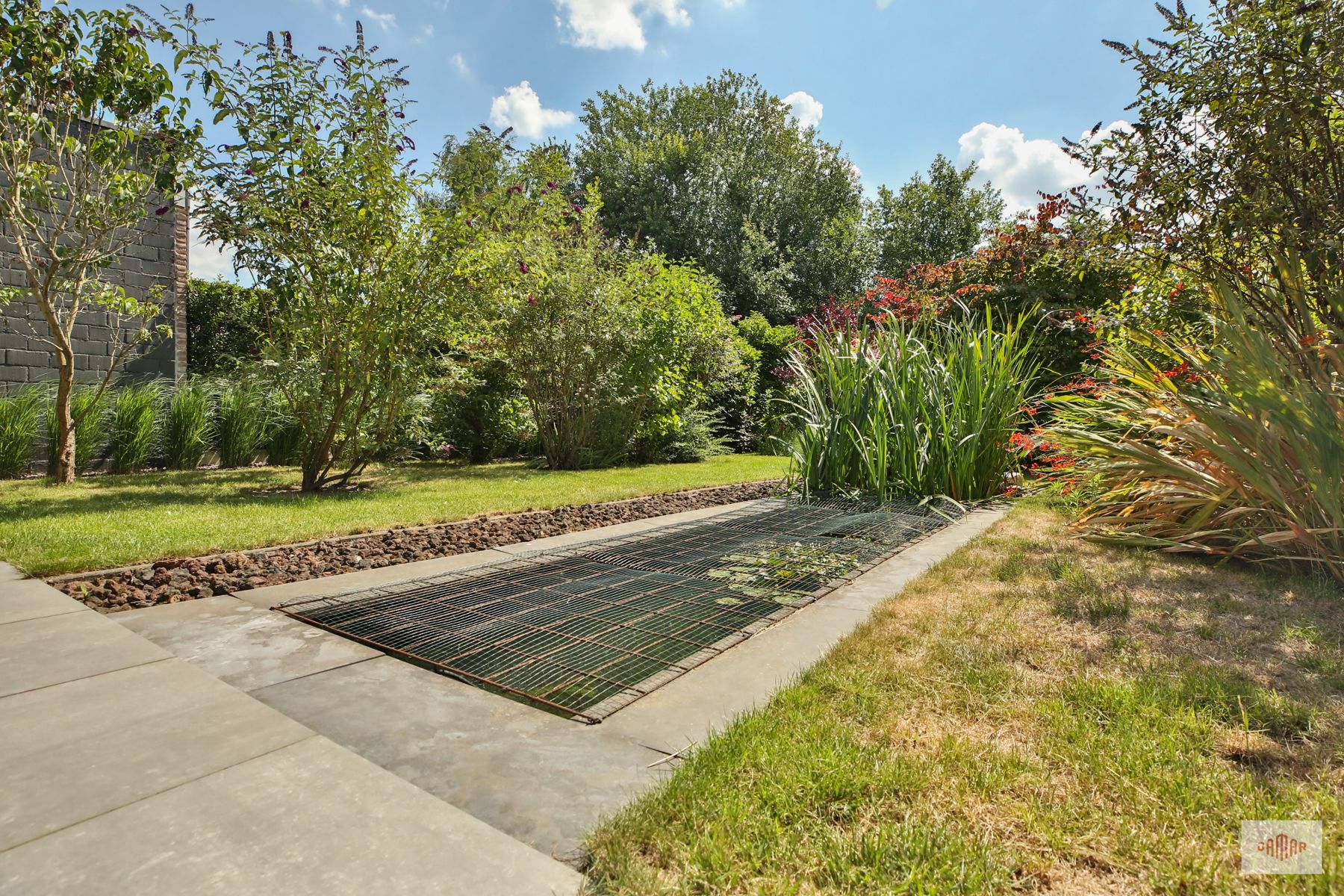 Moderne halfopen gezinswoning met veel ruimte foto 5