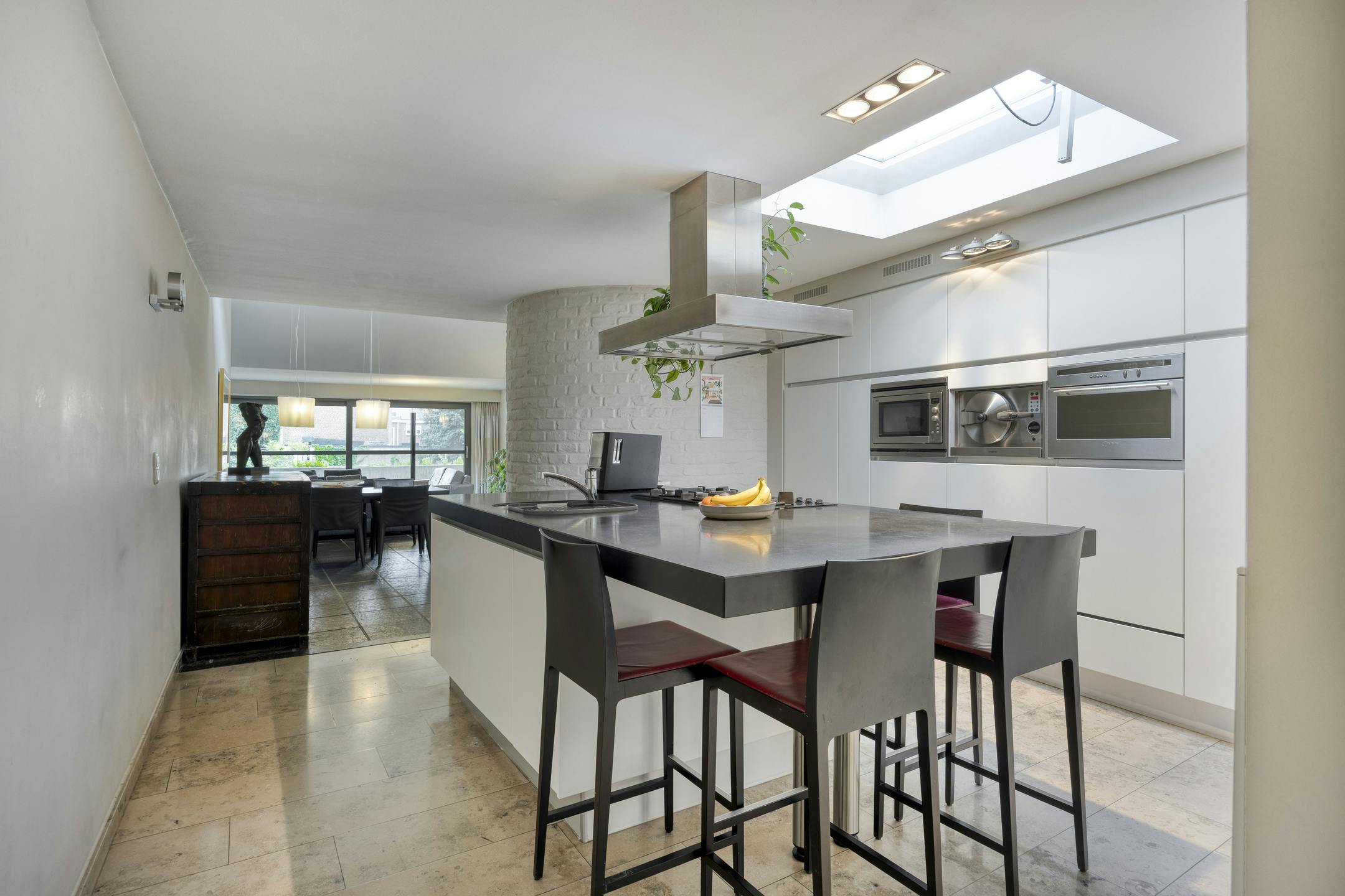 Stijlvolle stadswoning met handelspand te koop in hartje Maaseik foto 15