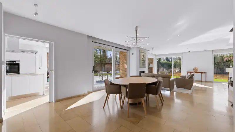 Exclusief gelegen villa van 345m² op 30 are met grote vijver foto 7