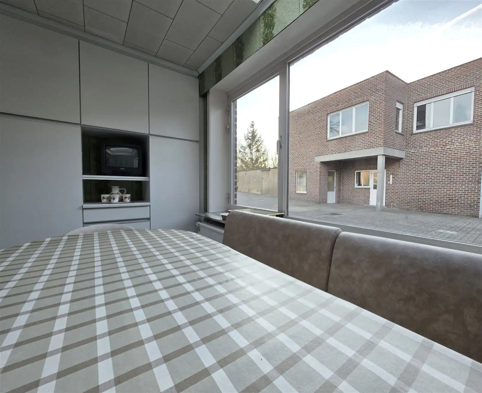 Zeer ruime woning + loods/atelier op 21 are 50 ca foto 20