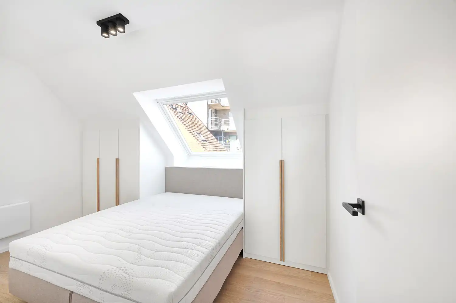 Uitzonderlijk duplex appartement met 4 slaapkamers en groot terras net achter de Zeedijk in Duinbergen foto 19