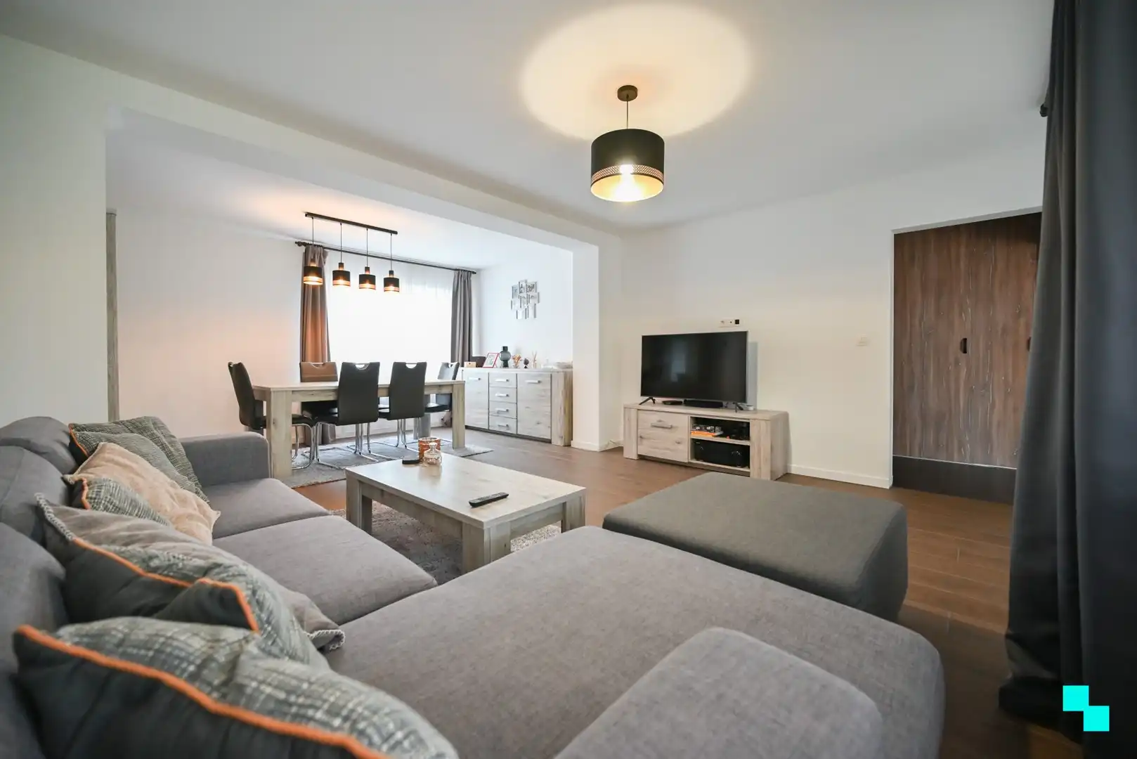 Instapklare, gerenoveerde woning met achteruitgang te Izegem foto 6