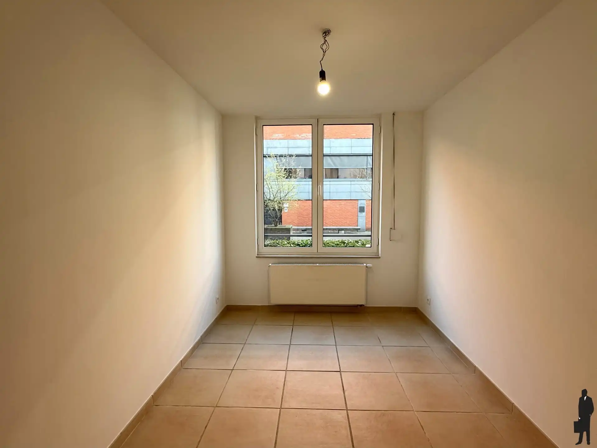 Lichtrijk gelijkvloers appartement met ruim terras foto 9