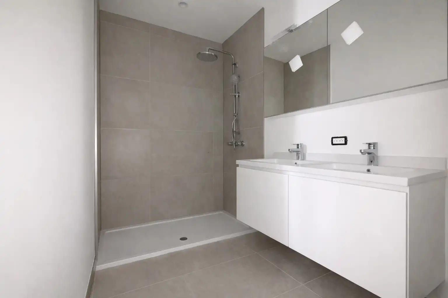 Nieuwbouwappartement te huur in centrum Nazareth foto 5