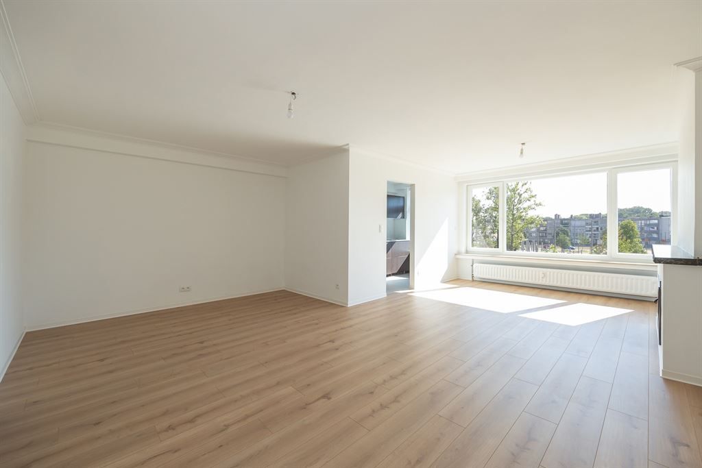 Stijlvol gerenoveerd appartement (EPC B) foto {{pictureIndex}}