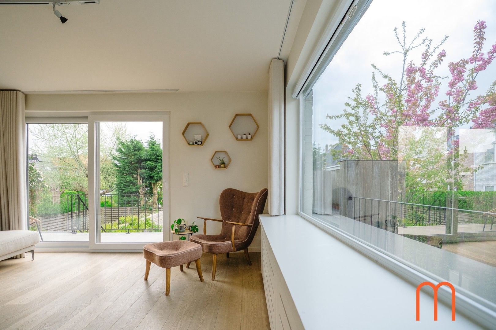 Prachtig gerenoveerde halfopen woning met 4 slaapkamers te koop in Mariakerke foto 7