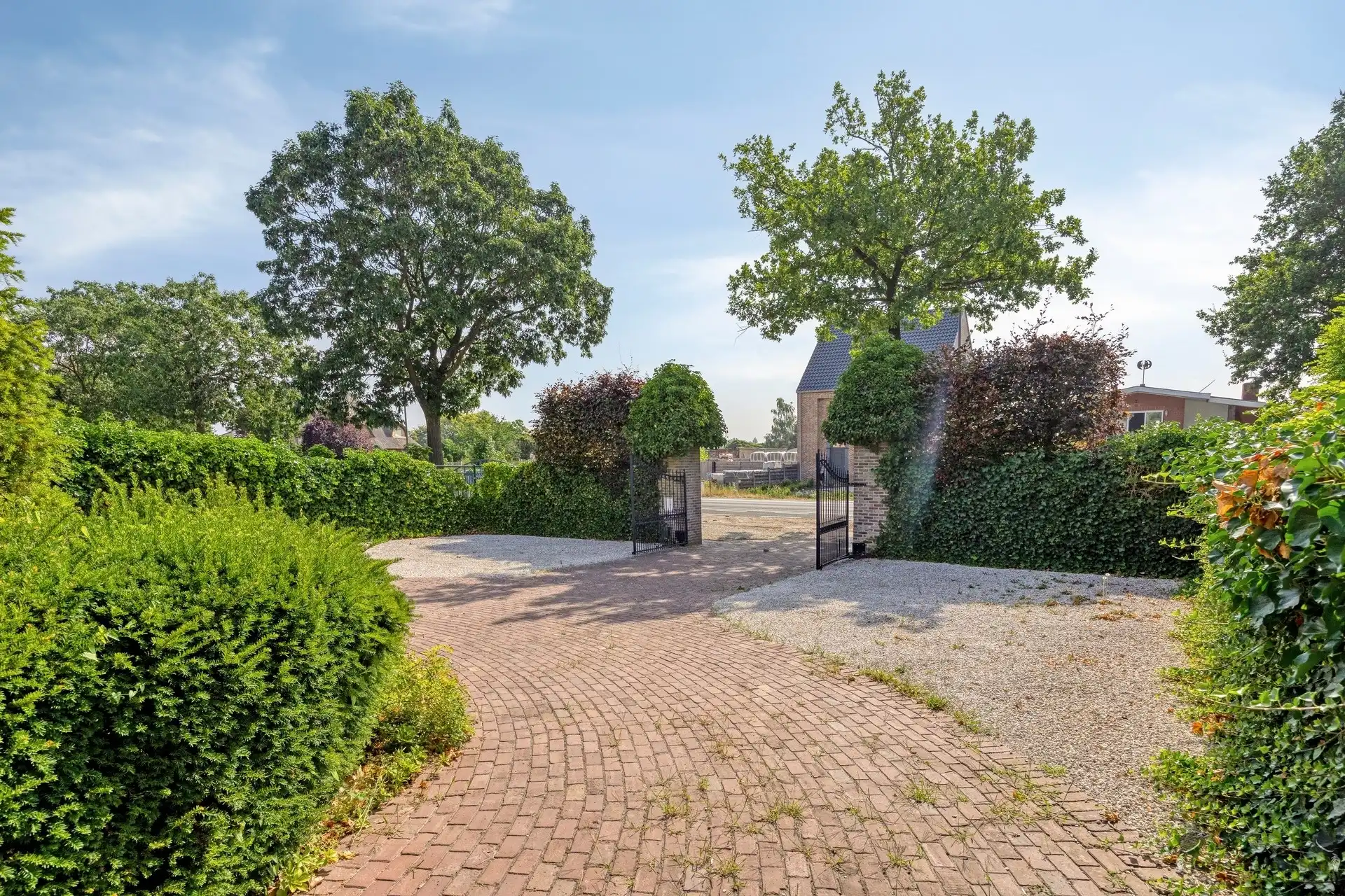 Sfeervolle villa met 5 slaapkamers, zwembad, veranda en uniek verhuurpotentieel  foto 3