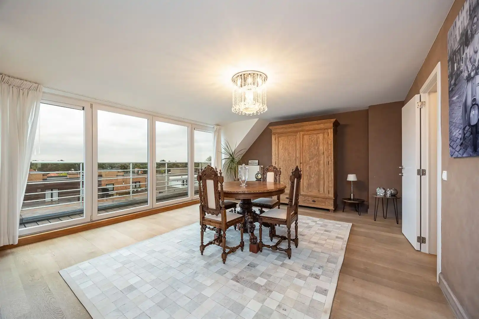 Ruim wonen in hartje Knokke foto 2
