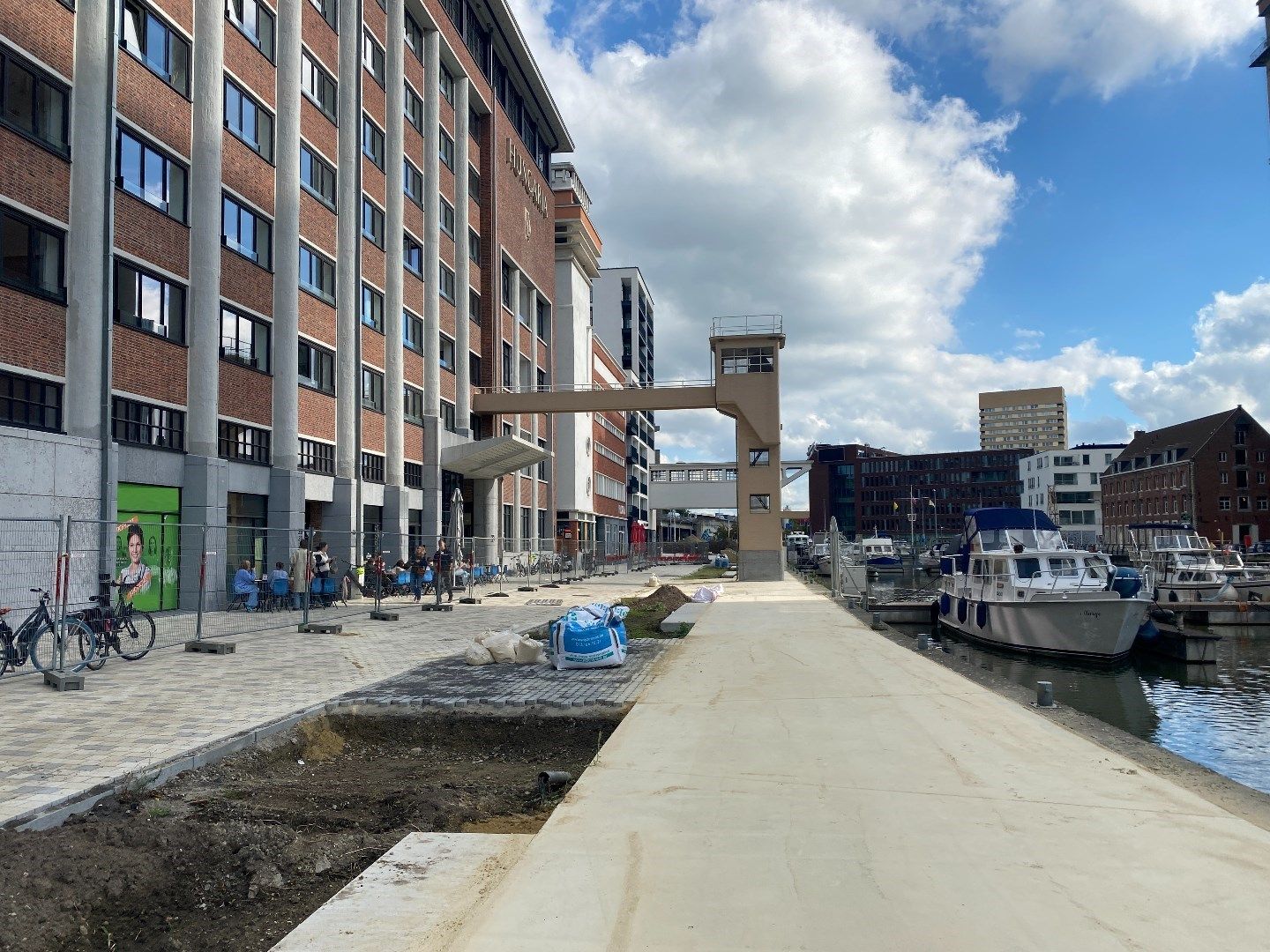 Goed gelegen casco handelspand aan de Vaartkom foto 13