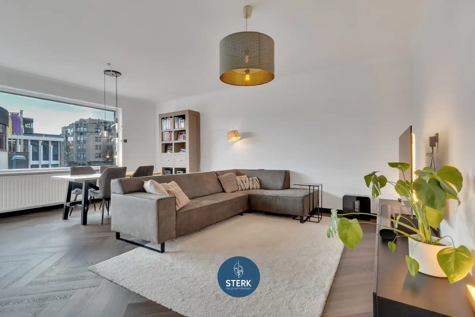 INSTAPKLAAR 3-SLPK APPARTEMENT MIDDEN IN HET CENTRUM VAN LANAKEN !  foto 2