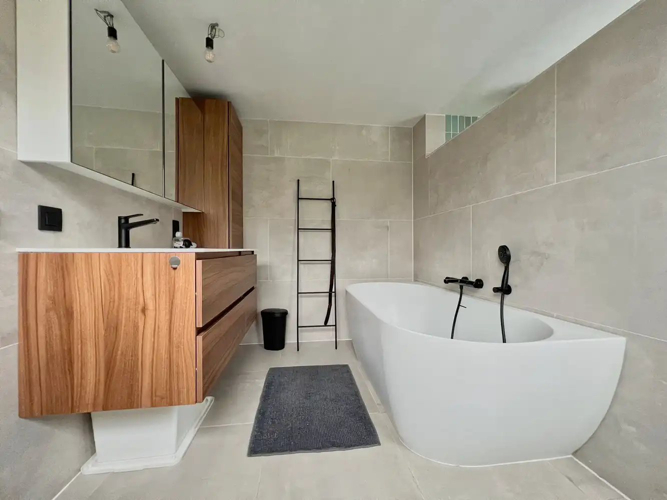 Alleenstaande, karaktervolle woning met zonnige tuin foto 8