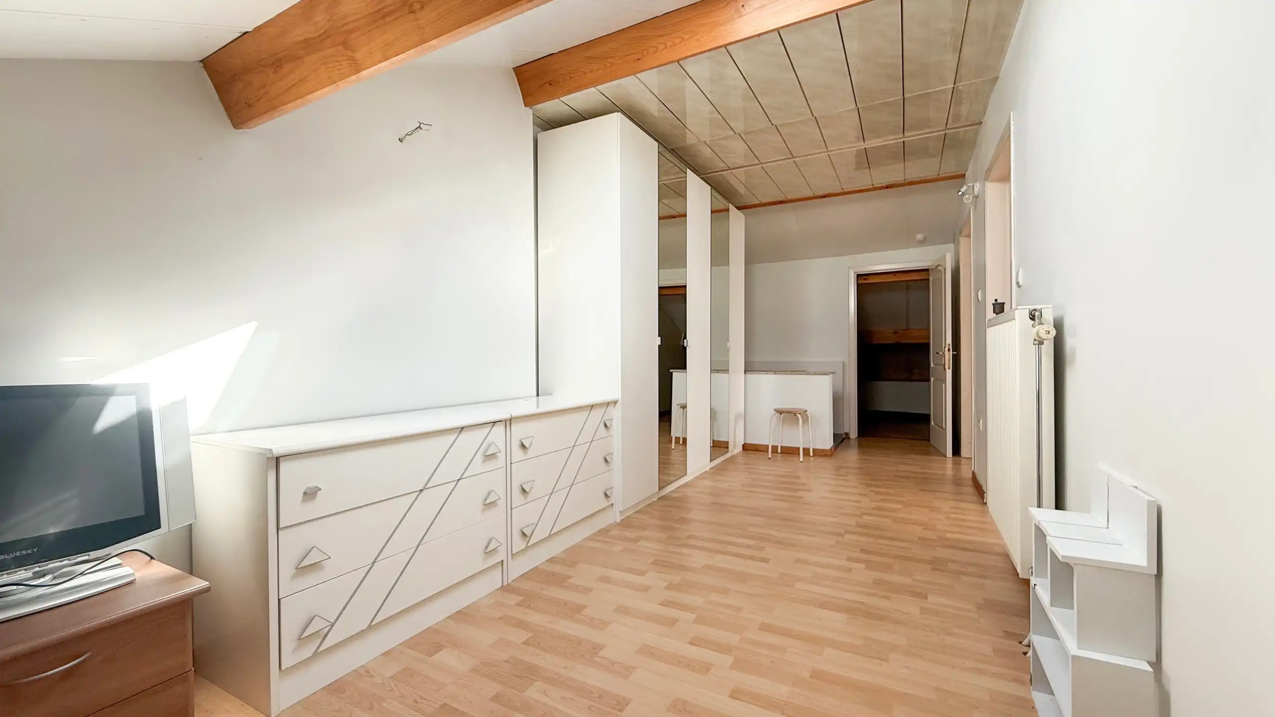 Ruime woning met 4 SLPK op een toplocatie! foto 38