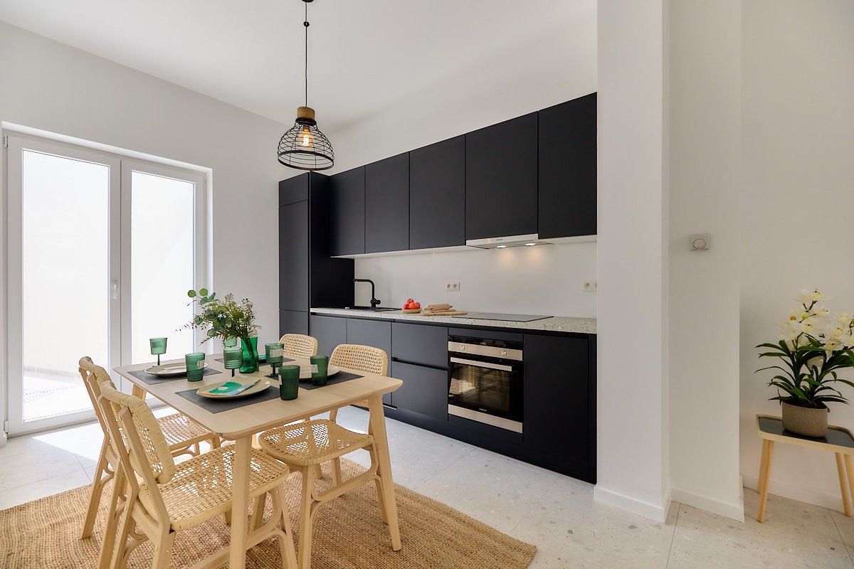 Vernieuwbouwwoning met 3 zeer ruime slaapkamers (20m²), bureau en stadstuin – instapklaar en energiezuinig foto 3