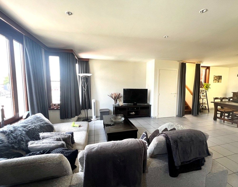 Instapklaar duplex-appartement met garage te huur te Harelbeke foto 4