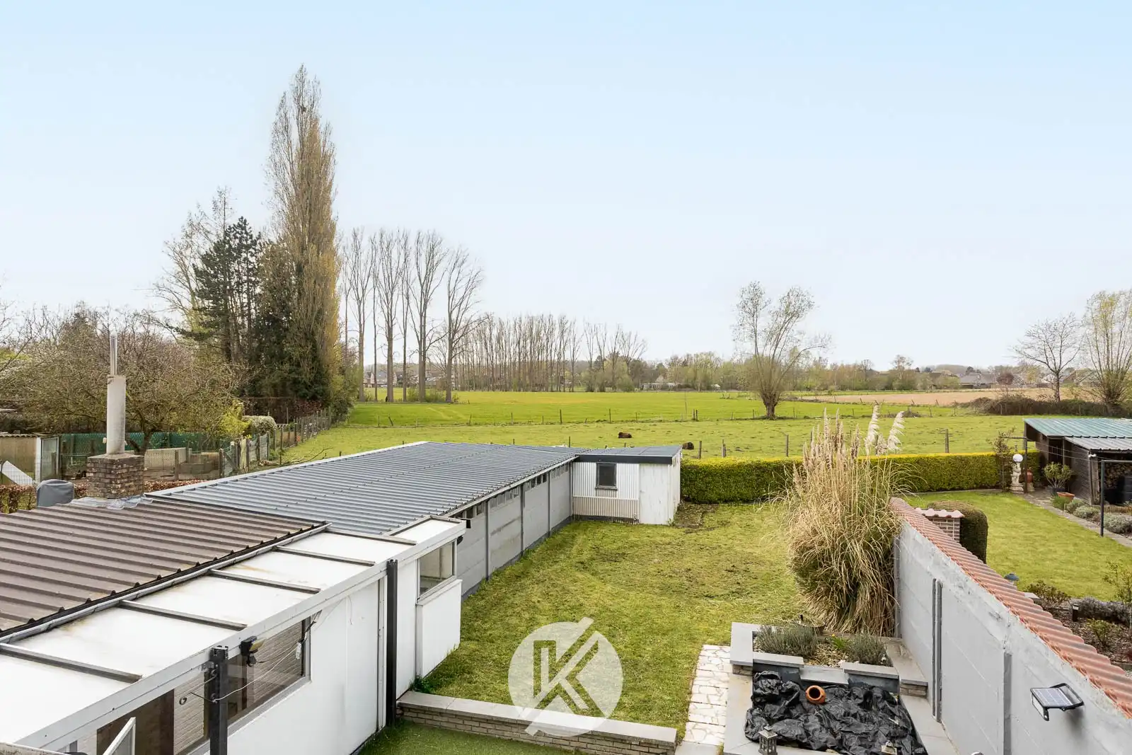 Solide halfopen gezinswoning nabij centrum foto 23