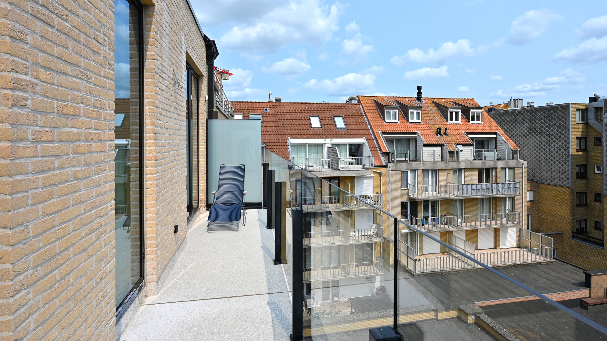 Exclusief zongericht  ruim appartement met open zicht en dubbele autostaanplaats [Koningslaan]. foto 18