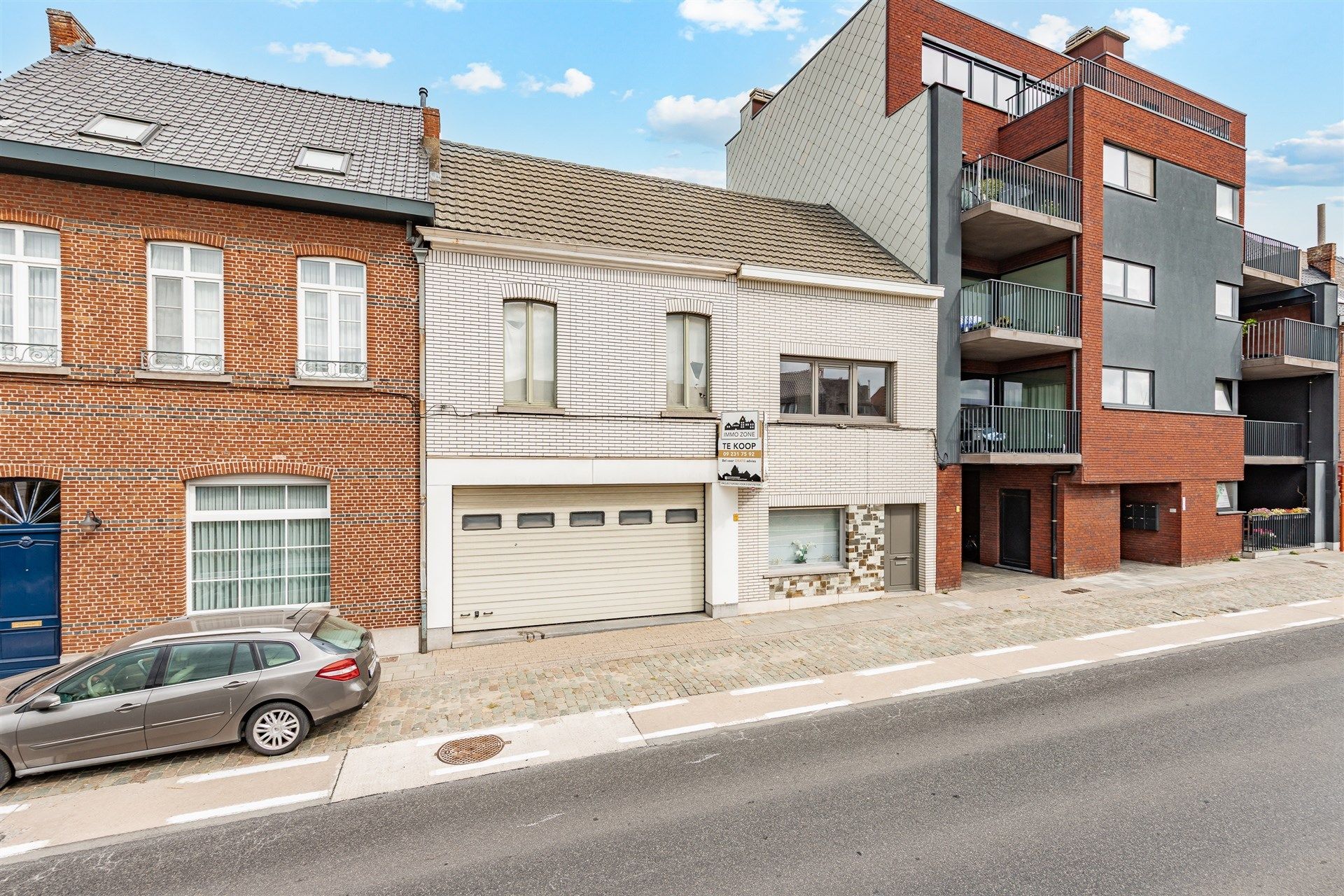 Hoofdfoto van de publicatie: Te renoveren dubbelwoning met veel potentieel