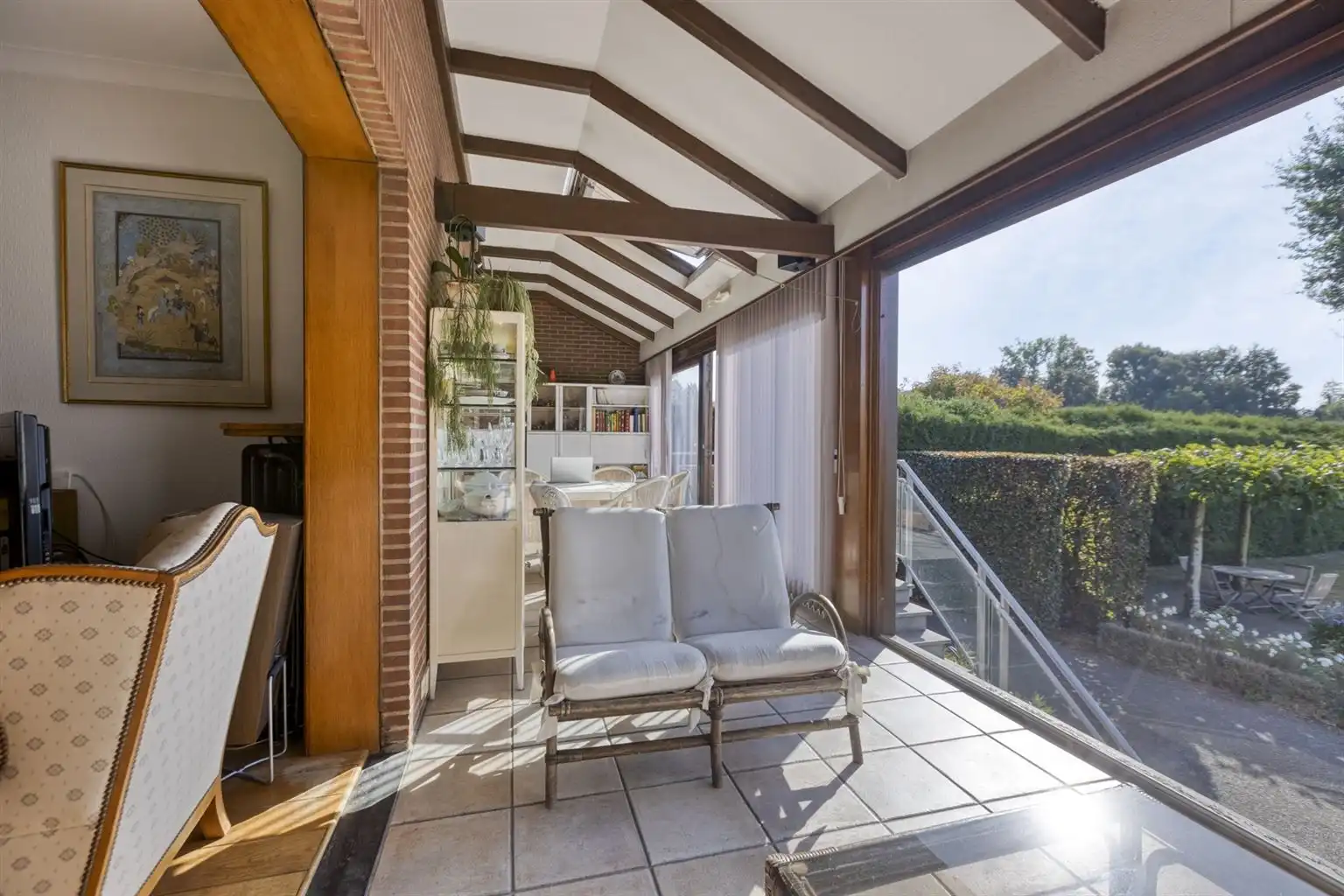 Karaktervolle, vrijstaande woning met 4 slaapkamers, veranda, dubbele garage, volledig onderkelderd op een perceel van 17a48ca, centraal gelegen bij het centrum. foto 11