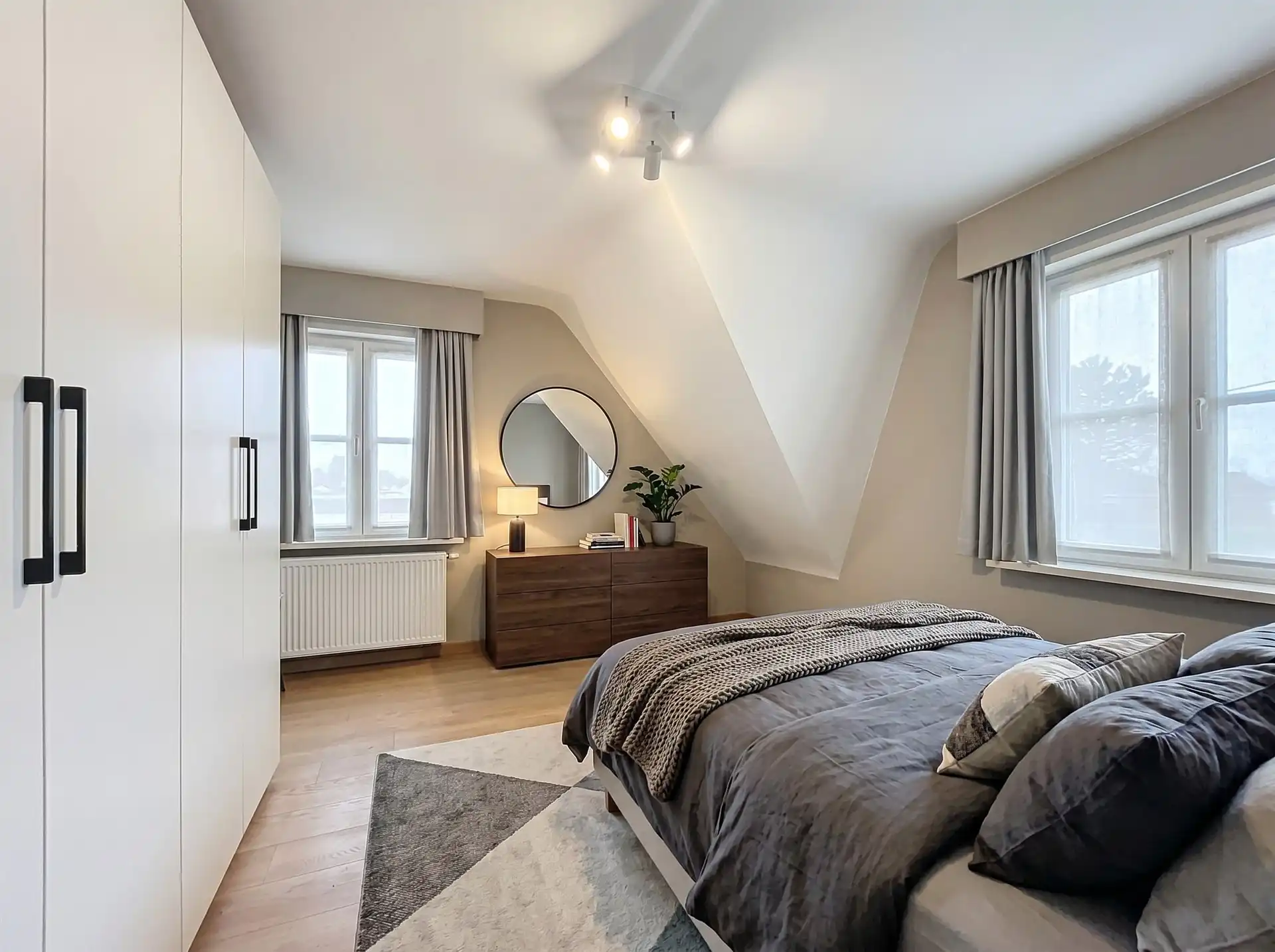 Ruime woning met bijbouw en weide op perceel van 6790 m²  foto 11