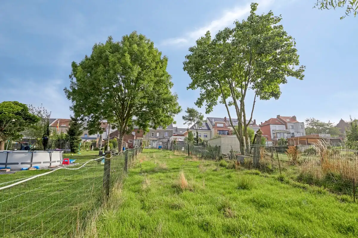 Goedgelegen woning met grote weide foto 15