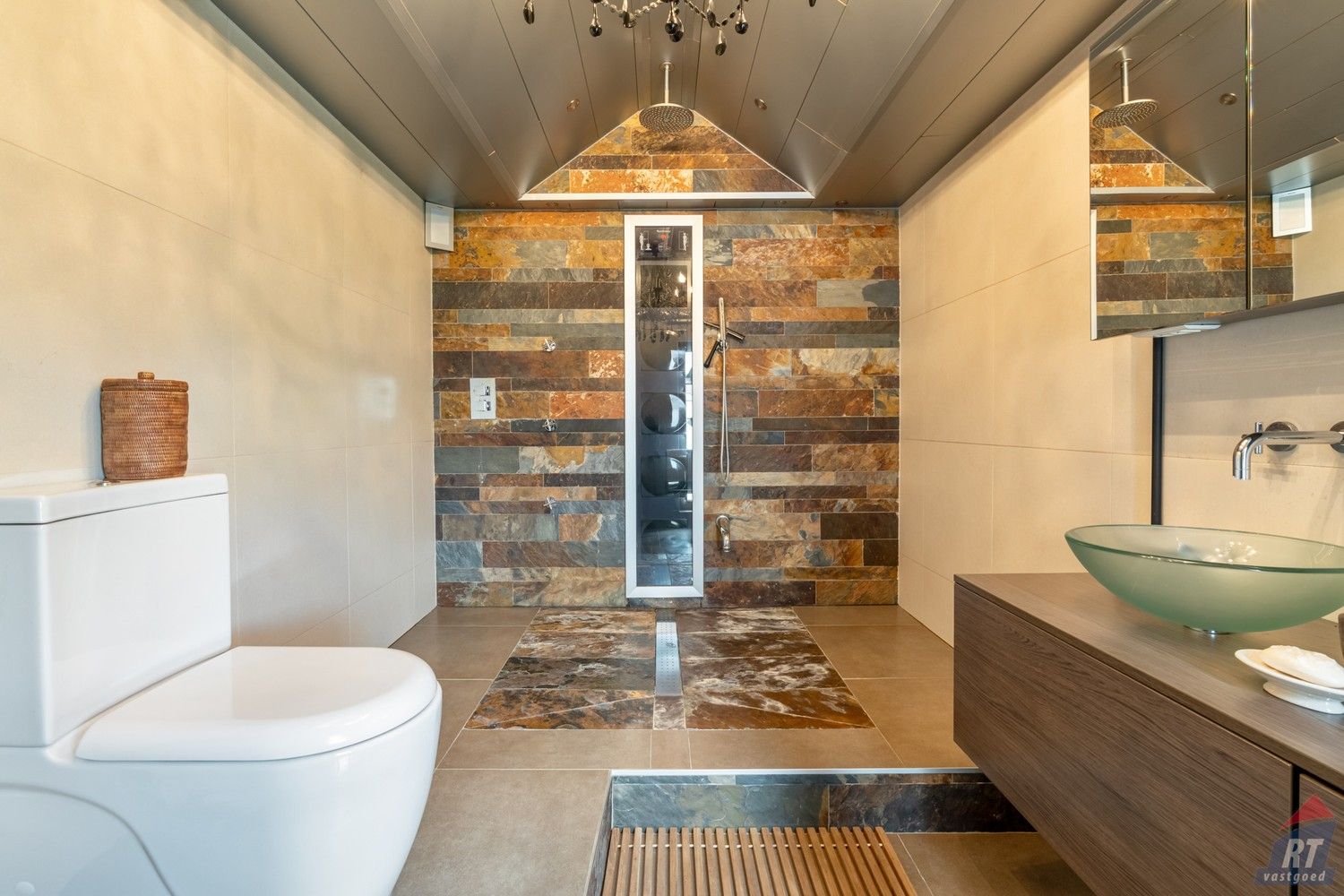 Exclusieve Spaanse villa met karakter en ruimte midden in het groen foto 25