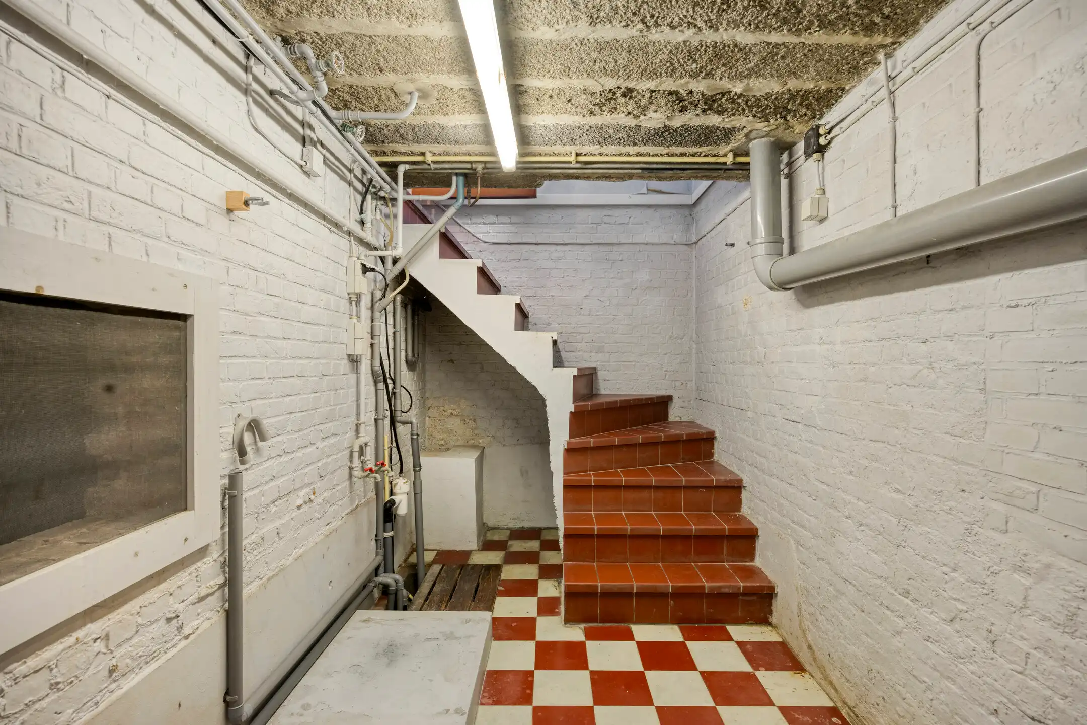 Halfopen woning met ruime garage en uitbreidingspotentieel foto 41