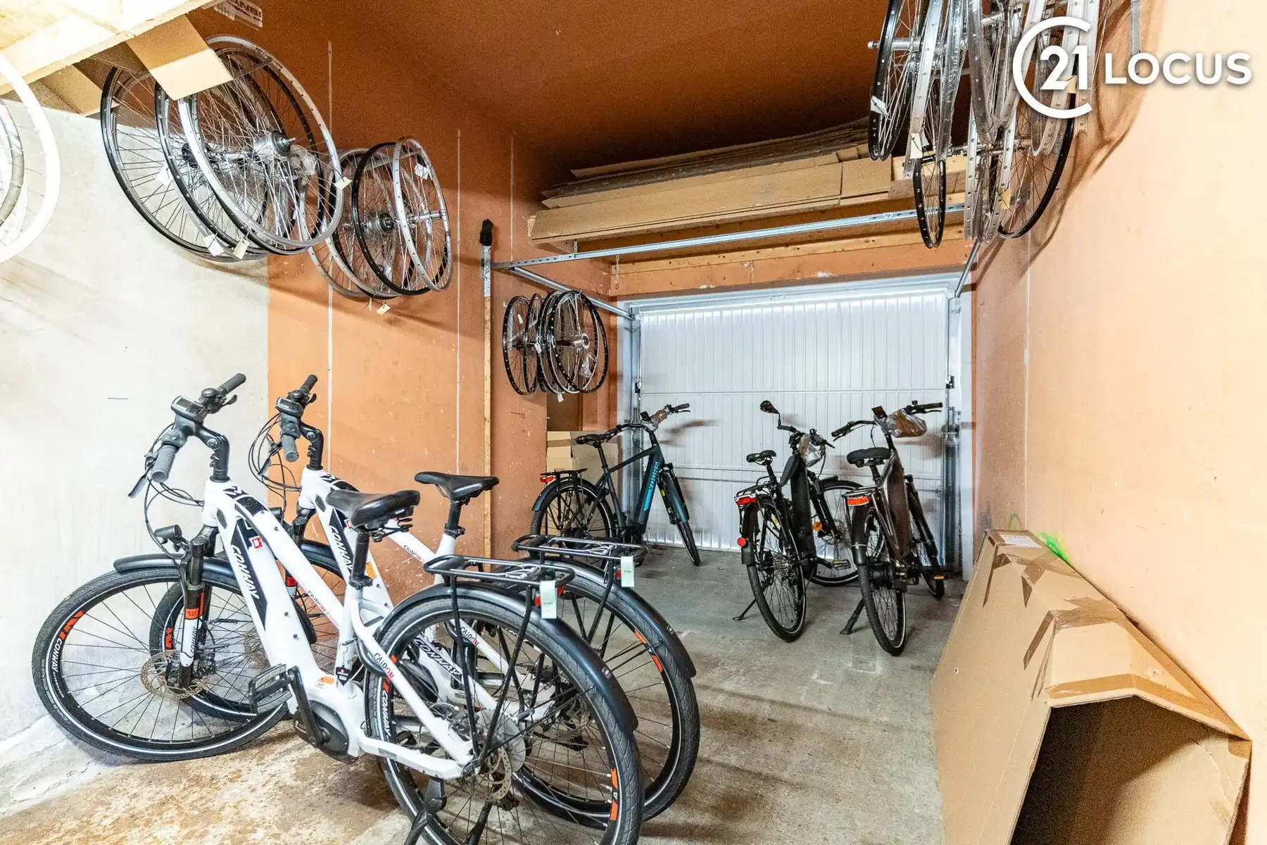 Unieke Commerciële Kans in het Hart van Beveren! foto 9