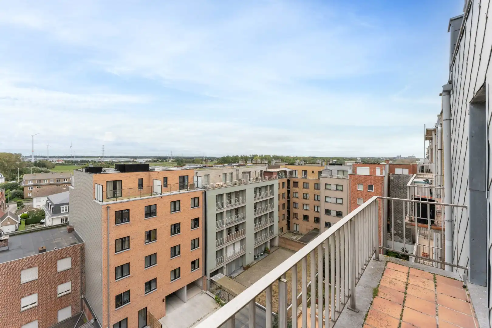 Te renoveren 2 slaapkamer appartement foto 11