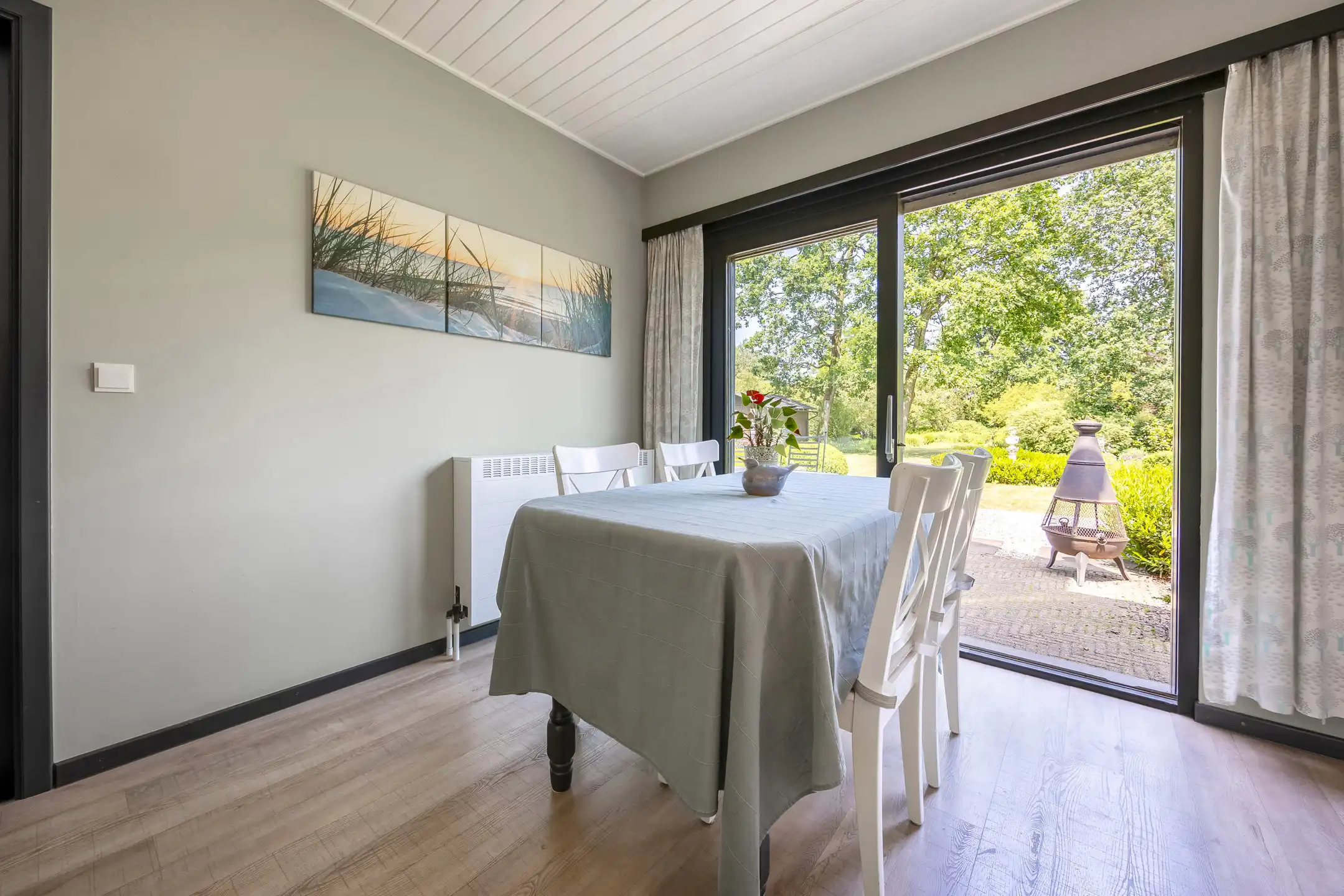 Charmante woning met uitzicht op blijvend groen foto 15