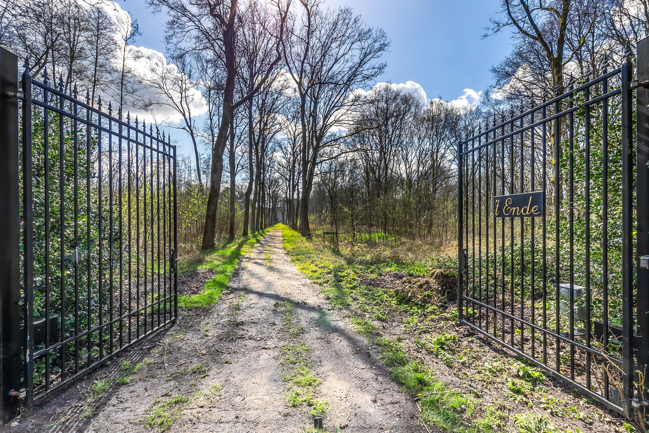 Uitzonderlijk domein met woonst op ca. 143.000 m² foto 9