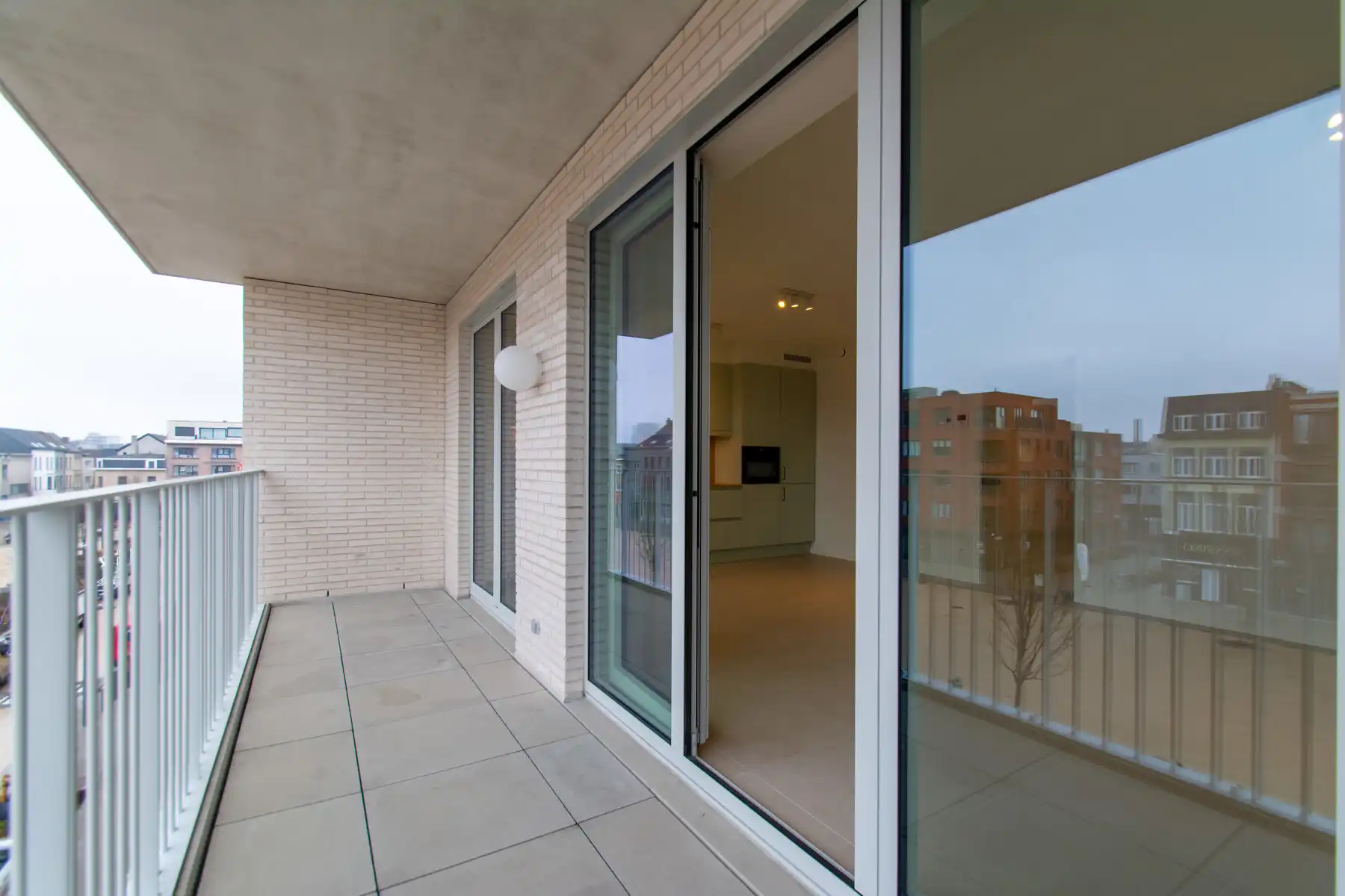 Prachtig instapklaar 2k. app. met terras (Lobroekplein) foto 3