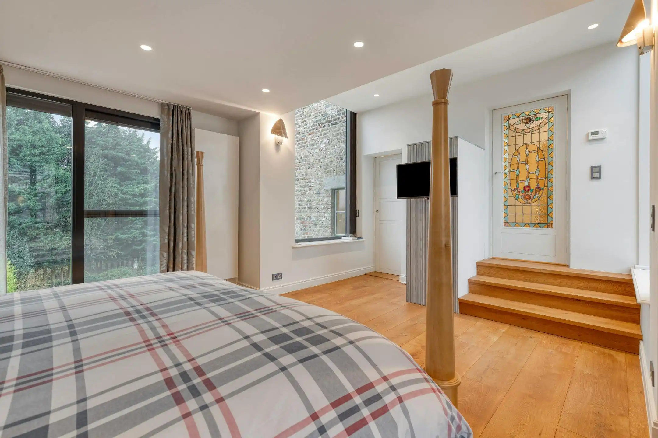 Klassevol huis met 5 slaapkamers, 3 badkamers, garage en ruime tuin te Sint-Kruis (Brugge) foto 13