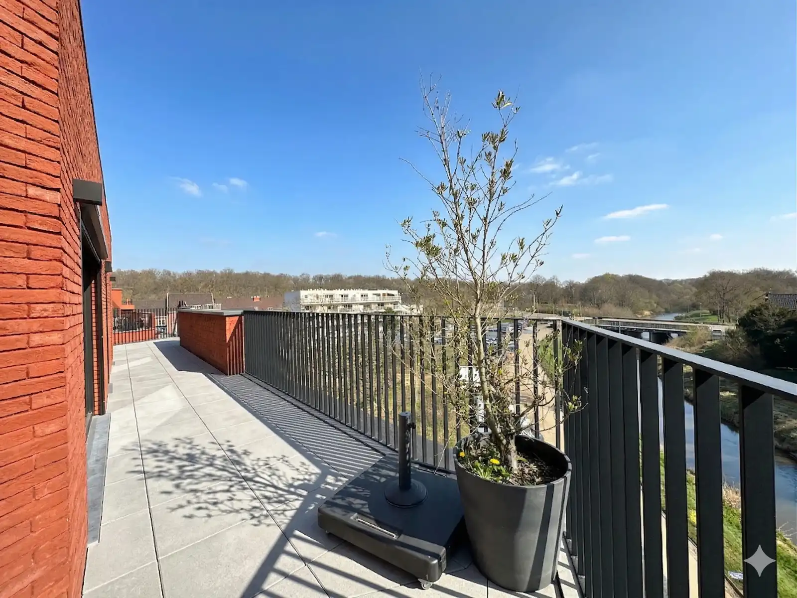 Unieke Penthouse met Panoramisch Uitzicht & Terrassen Rondom foto 21