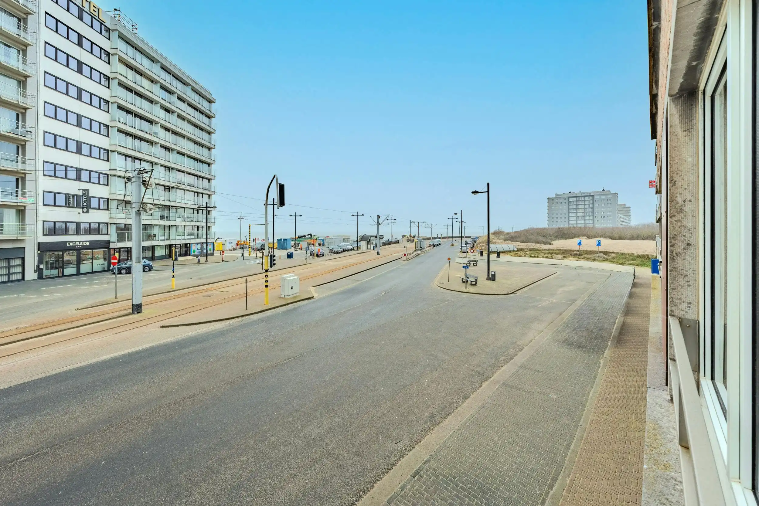 Centraal gelegen 2-slaapkamerappartement met zeezicht! foto 19