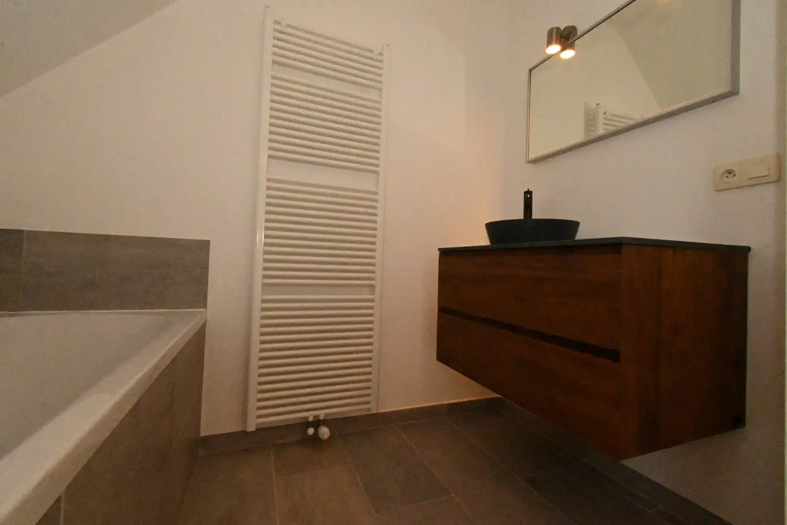 Dakappartement met 2 slaapkamers gelegen dorpskern Knesselare foto 25