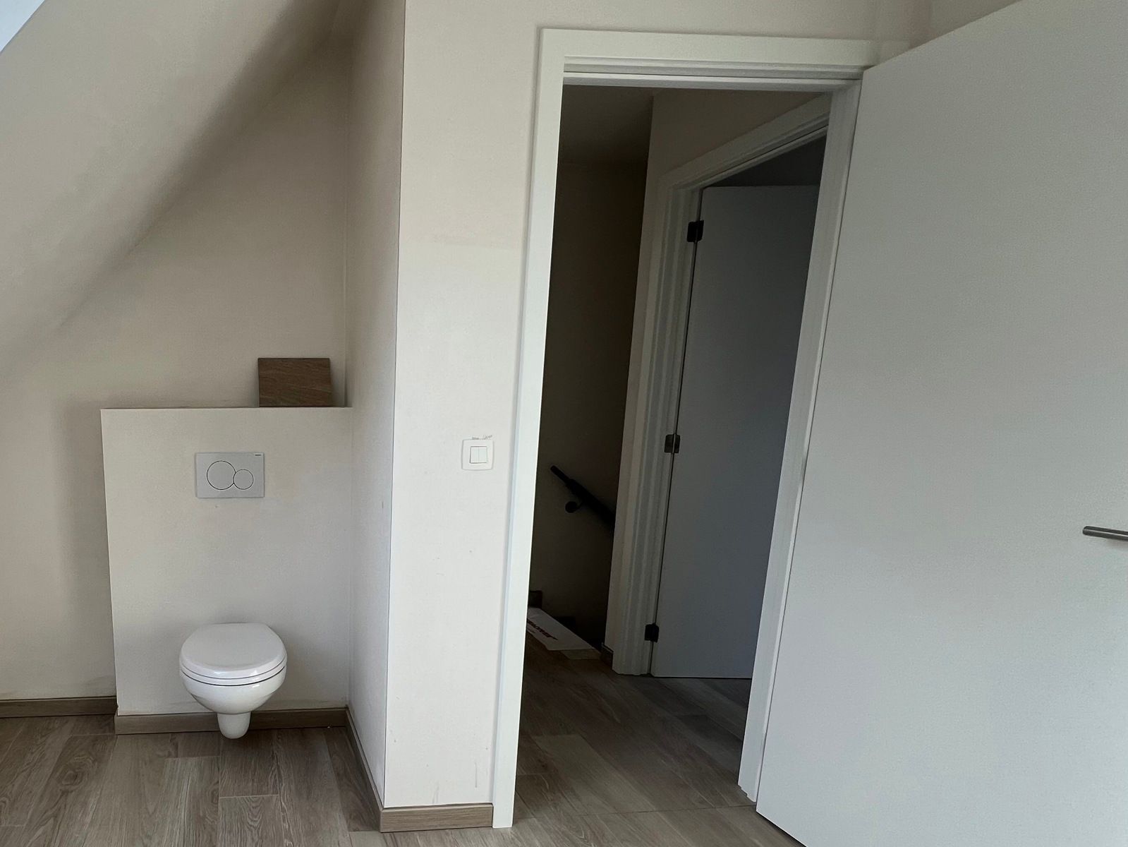 6% BTW - Duplex met 2 slpk, terras en bovengrondse parking foto 14