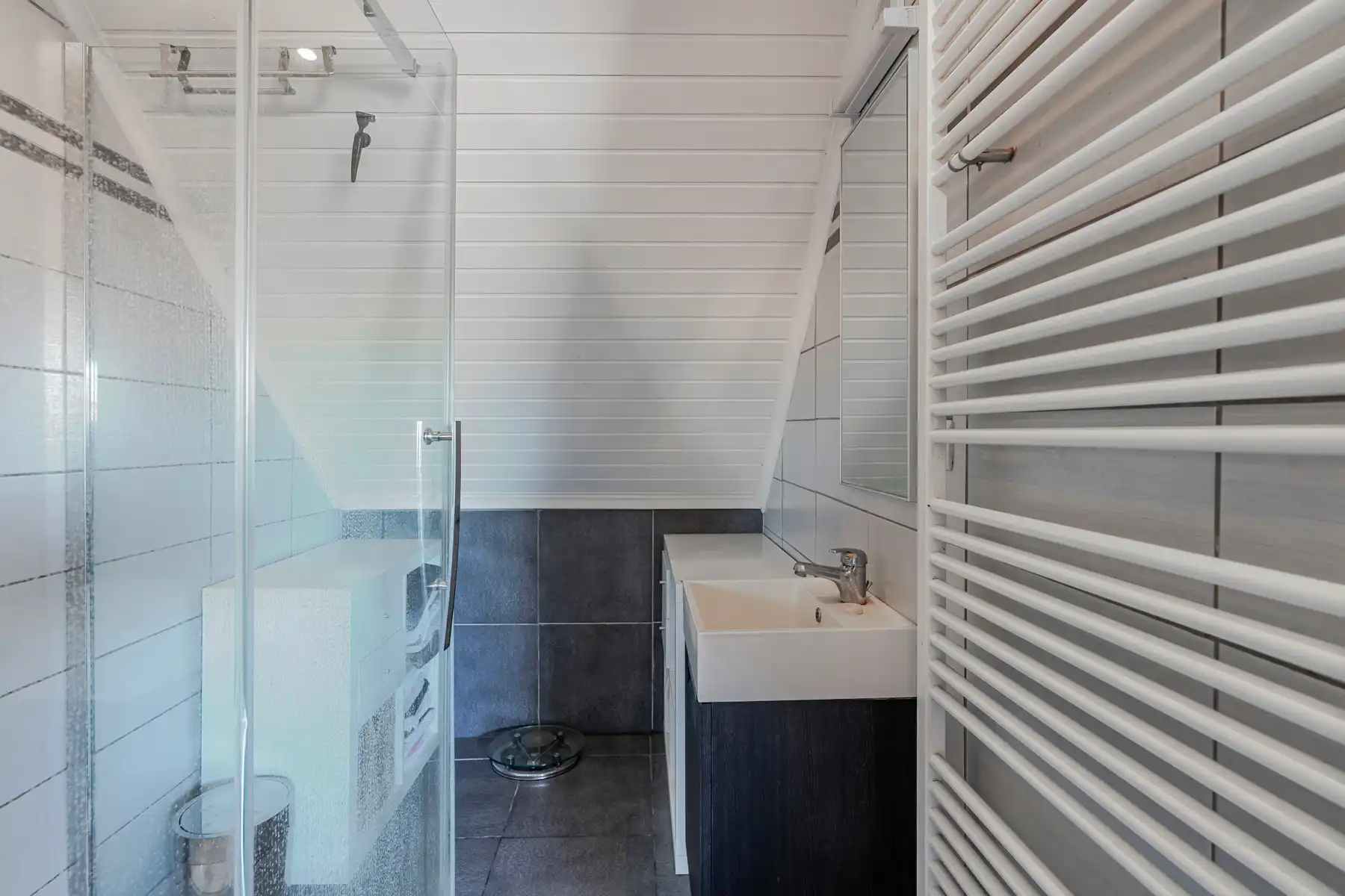 Duplex met ruim terras & EPC B aan de rustige stadsrand foto 12