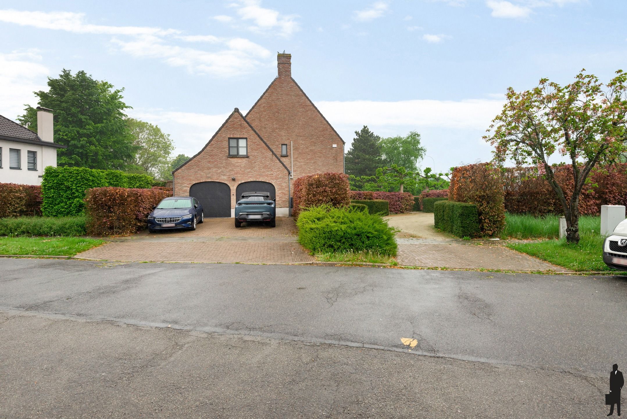 Prachtige villa met 5 ruime slaapkamers & veel parkeerplaats foto 25