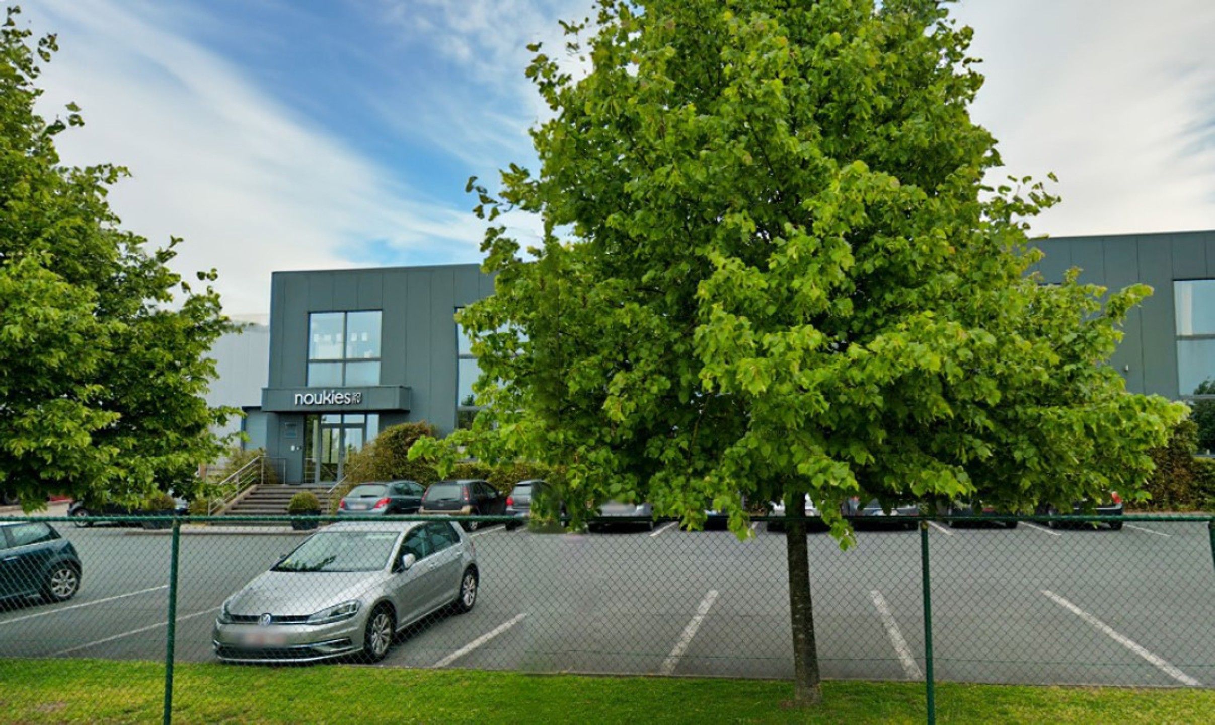 Bedrijfsgebouw : magazijn 7.316m² en kantoor 1.361m² te huur foto 8