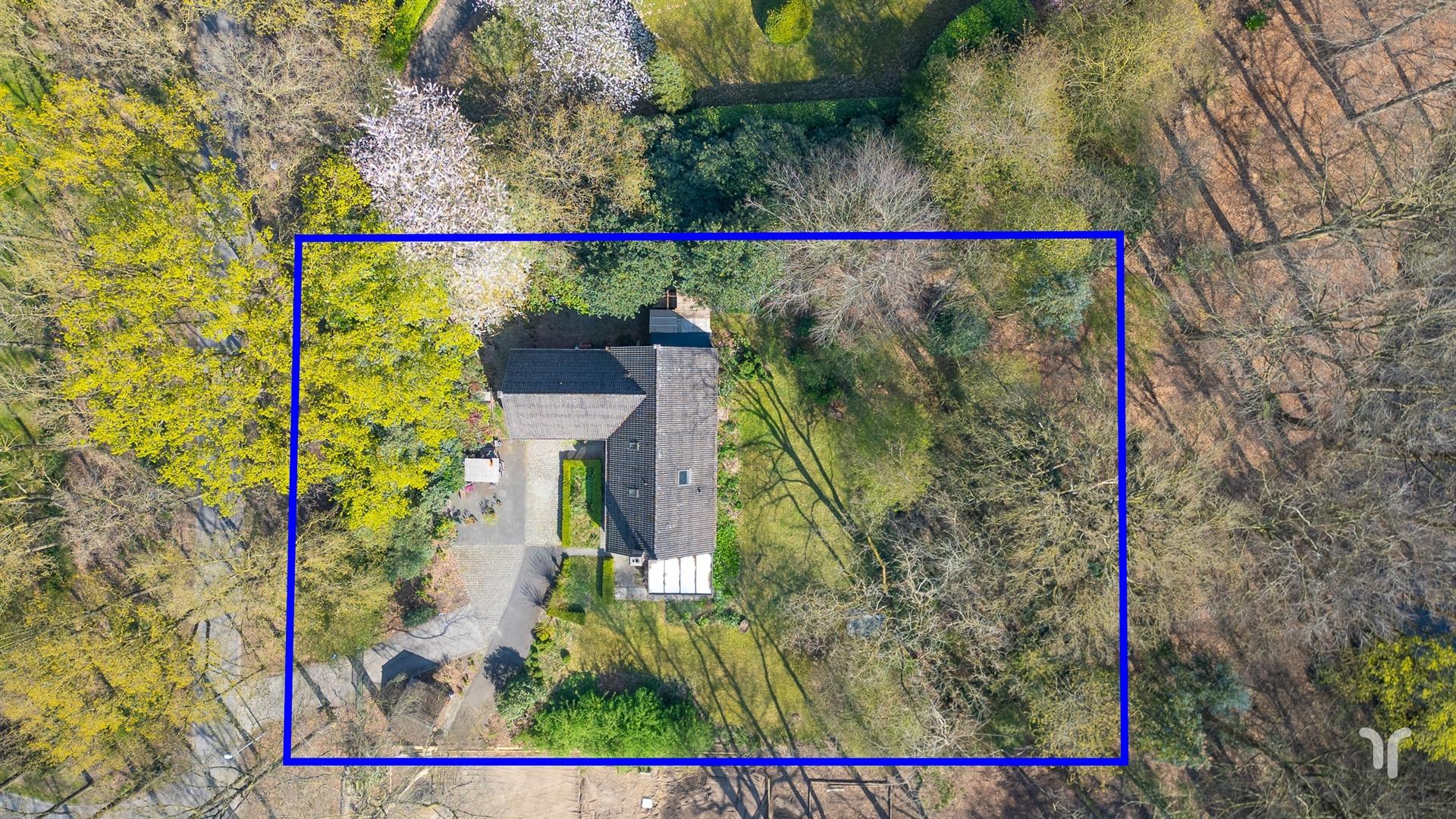 Uniek gelegen perceel met te renoveren woning. foto 4