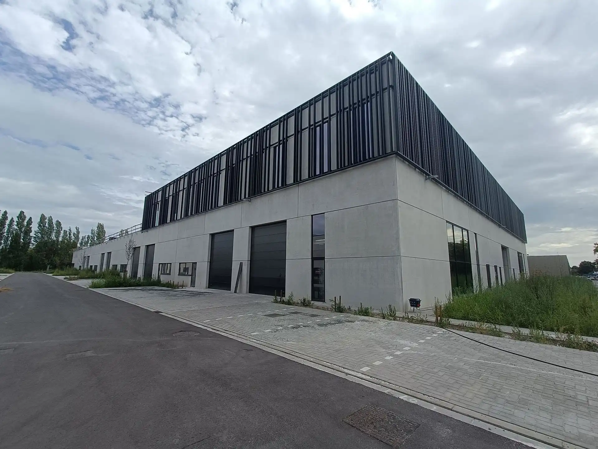 Nieuwbouw kantoorruimte in 'La Brique' foto {{pictureIndex}}