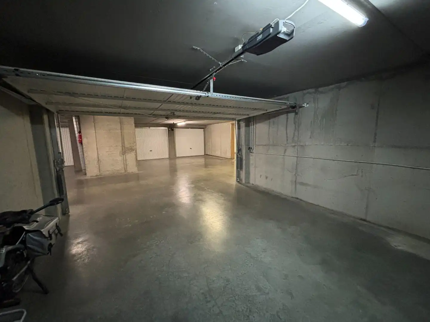 Zeer ruime garagebox in centrum Knokke te koop foto 6