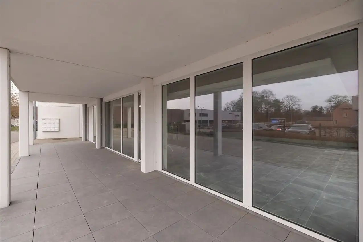 Commerciële ruimte op strategische hoekligging van 135m² foto 12