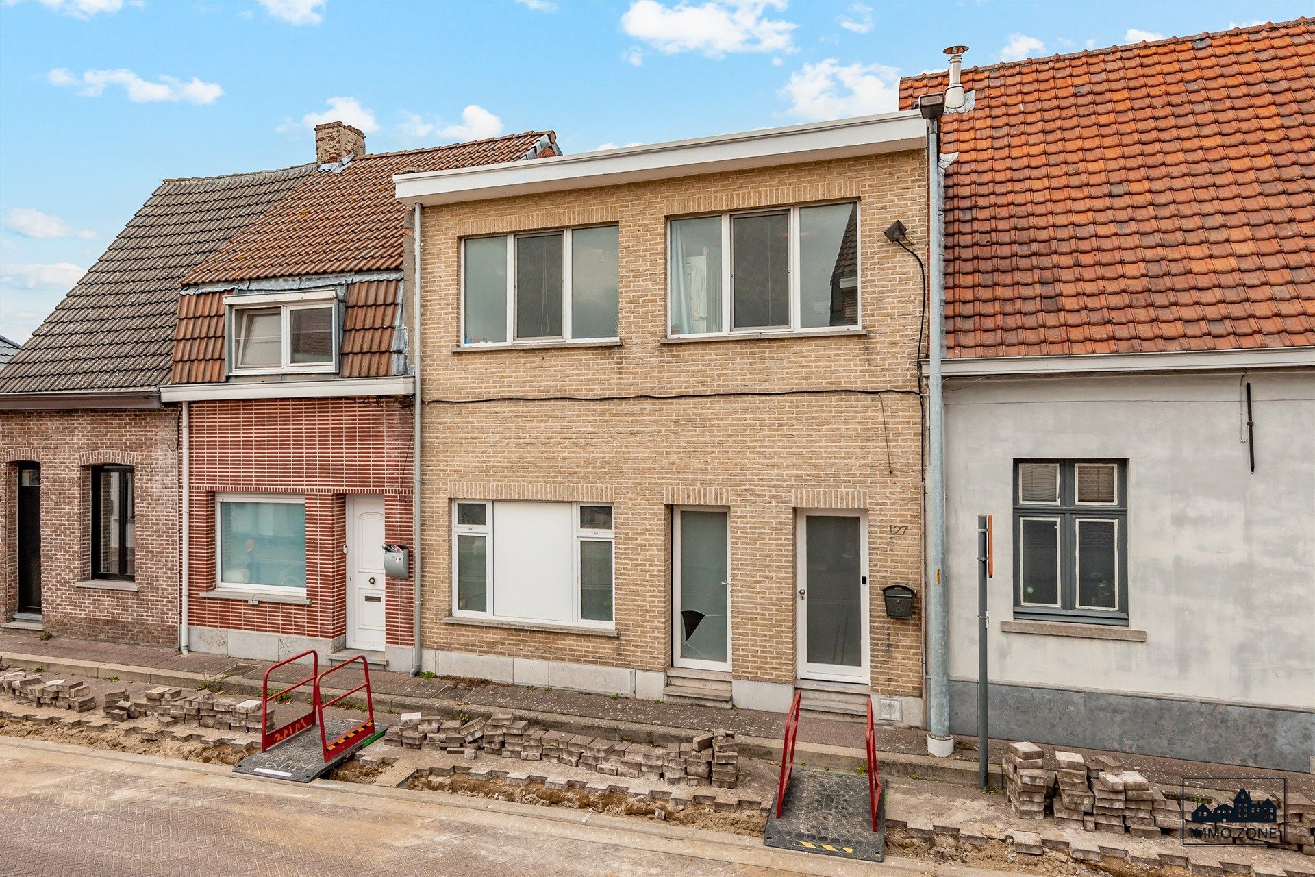 Ruime 4-Slaapkamerwoning met 2 Badkamers in Ruisbroek foto {{pictureIndex}}