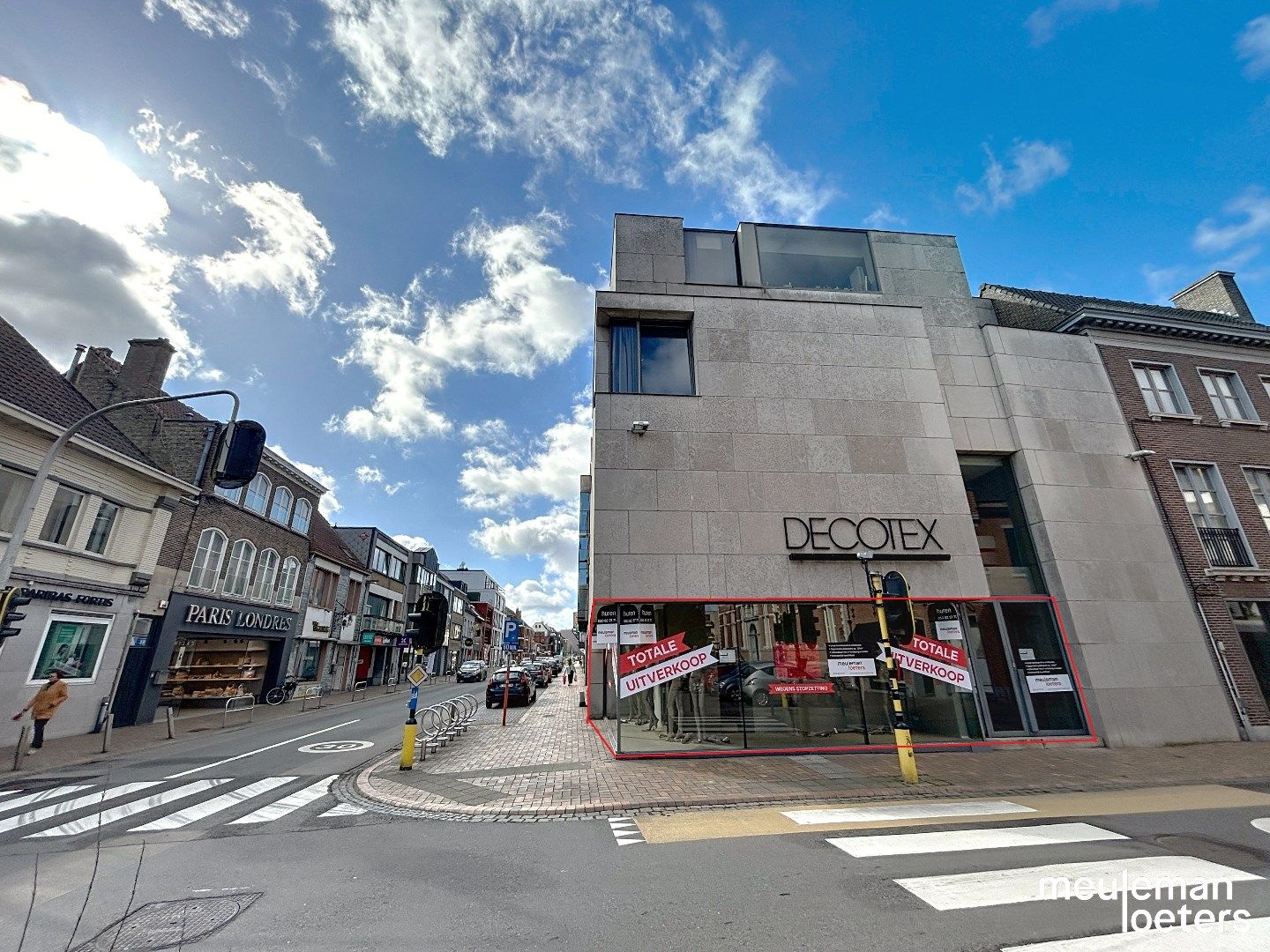 Unieke winkelruimte in het commercieel centrum foto 2