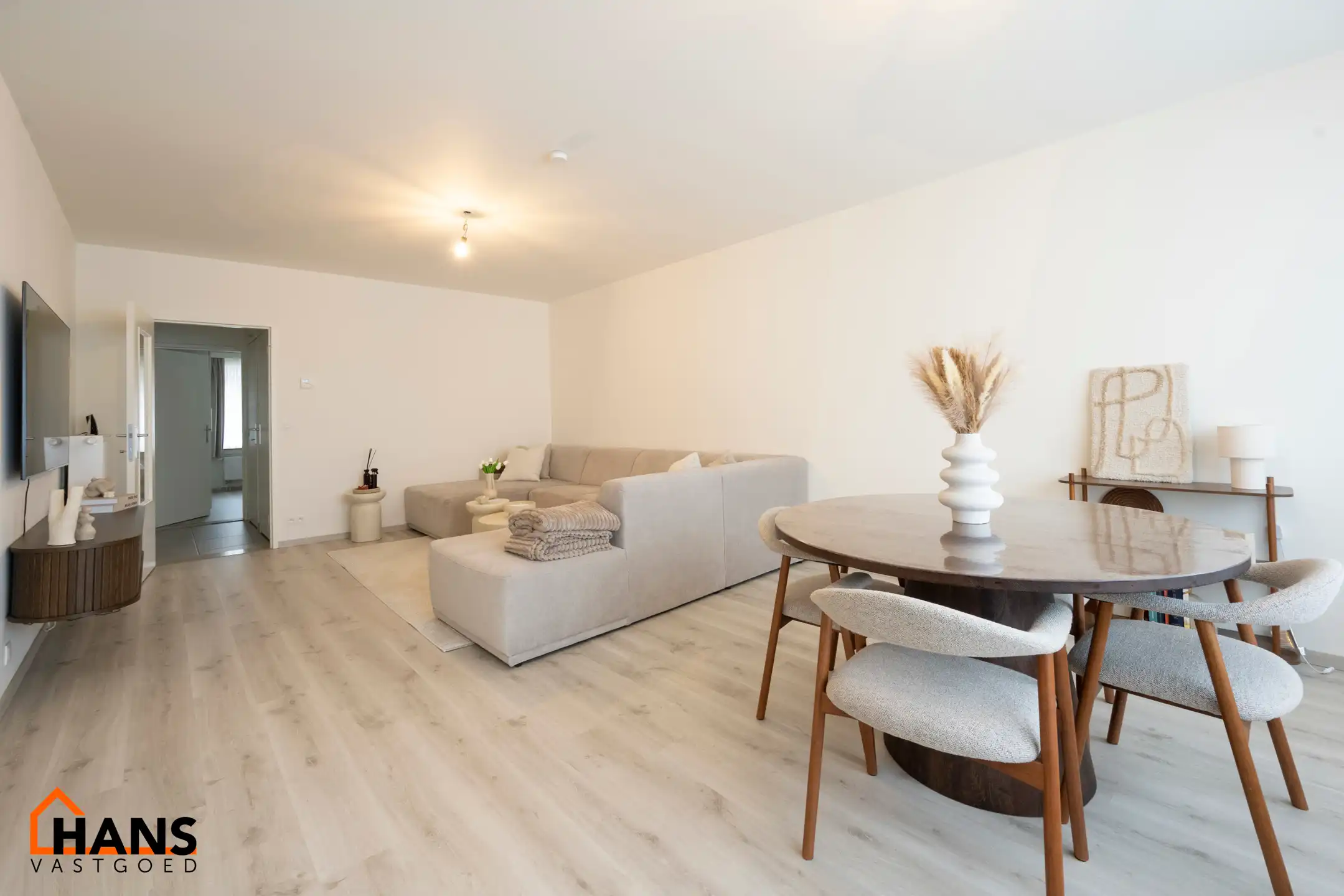 Recent gerenoveerd appartement op de 2de verdieping met optionele garagebox. foto 3